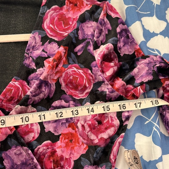 Reserved Floral Wrap Neckline Mini Women’s Dress Size Large - Picture 8 of 11